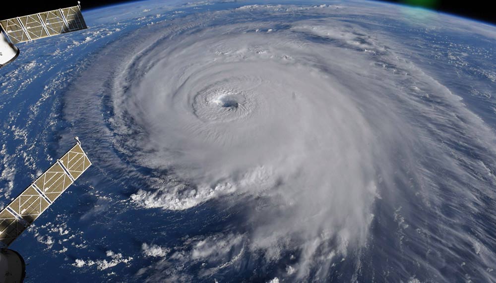 Нострадамус предсказывал ураган во Франции в 2022 году